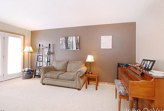 4th image of 7300 Pinegrove Dr #17