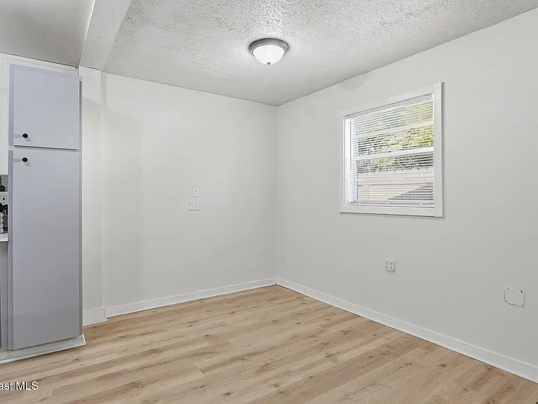 5950 Ackard Ave — Photo 16