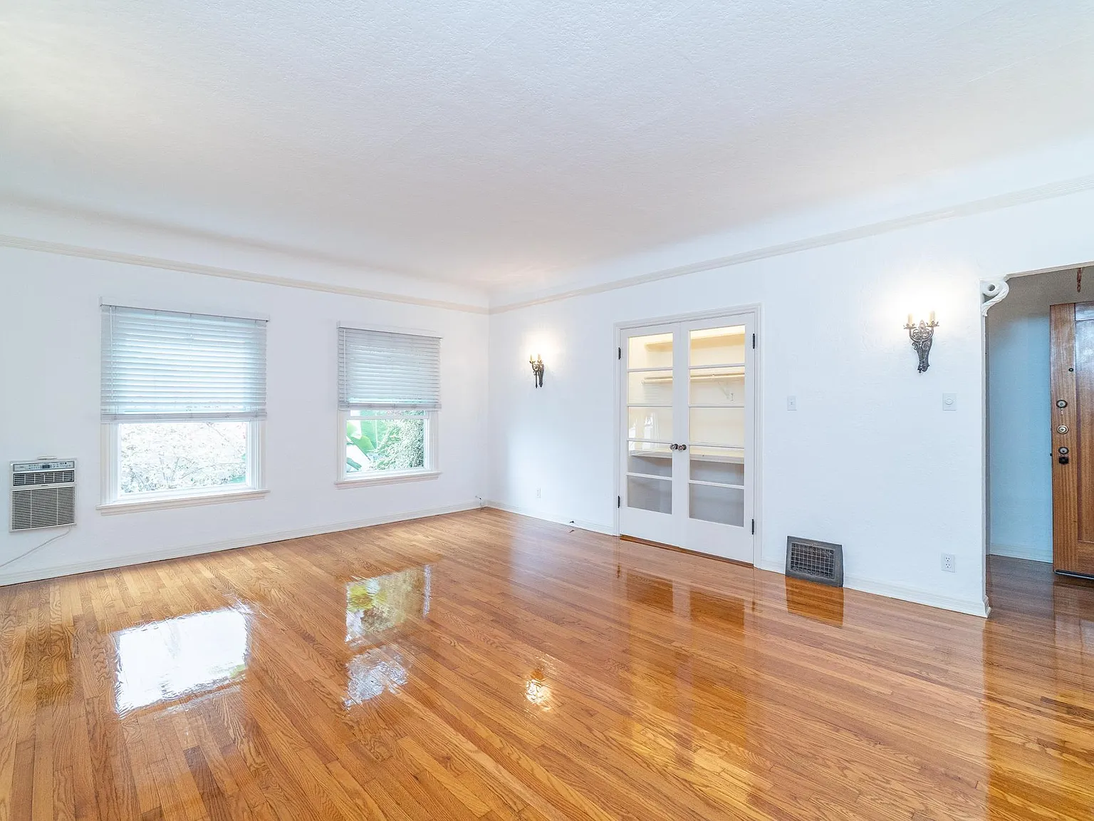1 bed, 850 sqft, $3,195 — Photo 2