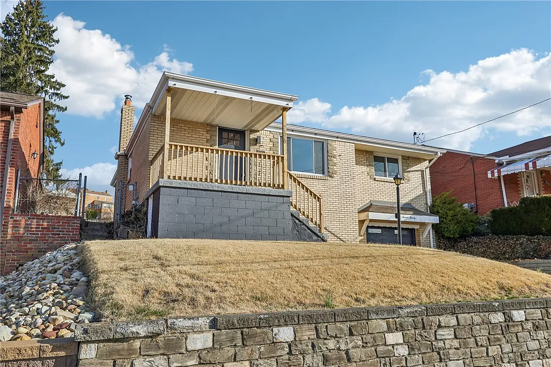 2720 Tarbel St photo 1