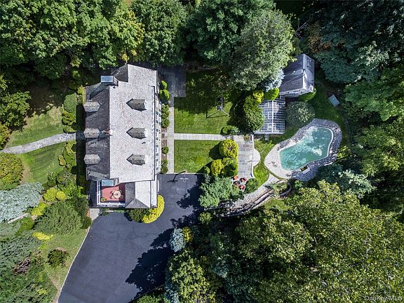 2nd image of 209 Beechmont Drive
