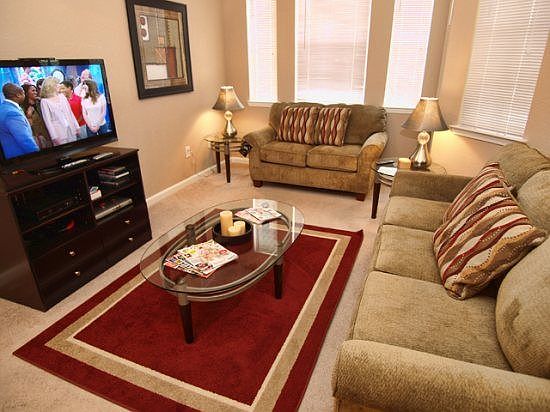 TR3C701-Living-Area-with-Flat-Screen-TV