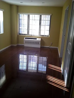 Rented by Voro, LLC | media 6