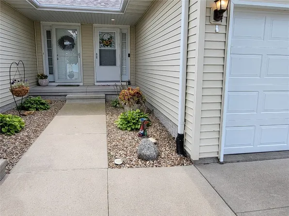 4413 Quail Trail Dr, Marion, IA 52302