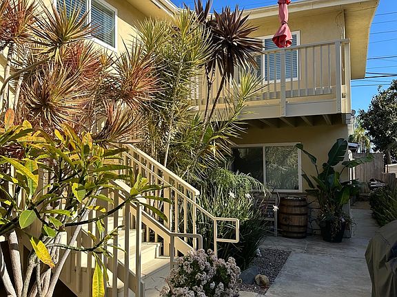 Upstairs rear apartment in quiet triplex
