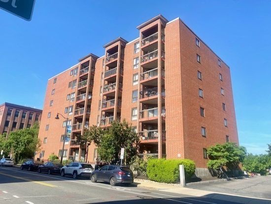 60 Rantoul St #101, Beverly, MA 01915