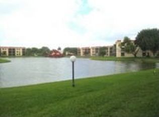 5712 Coral Lake Dr #112, Margate, FL 33063