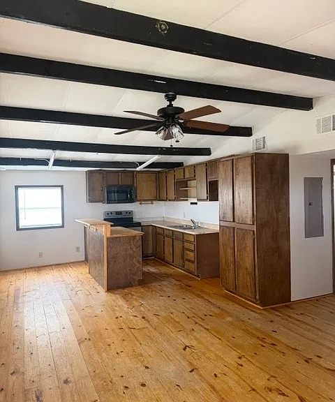 1111 Buster St — Photo 3