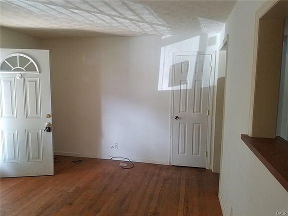 5th image of 4900 Ross Ave