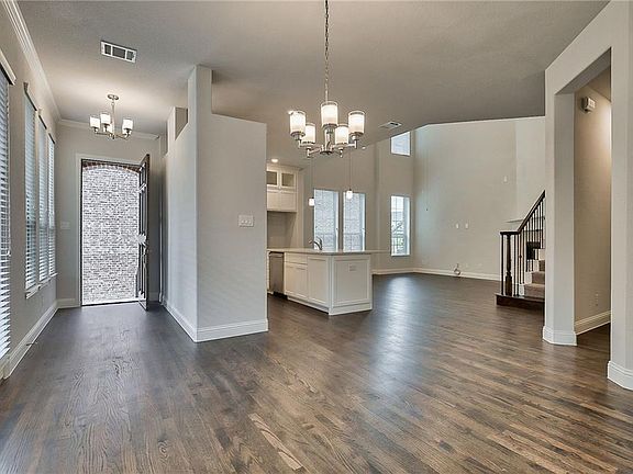 5th image of 2447 Cathedral Dr