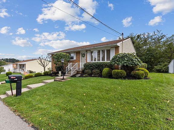 3rd image of 357 Mount View Drive