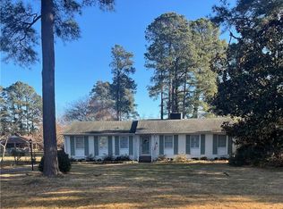 320 Robinhood Rd, Franklin, VA 23851