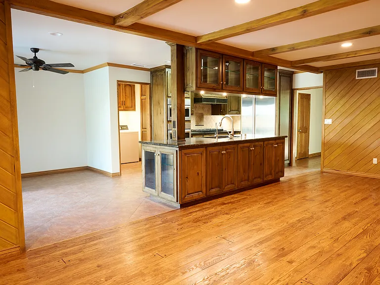 4720 Hayman Ave — Photo 22