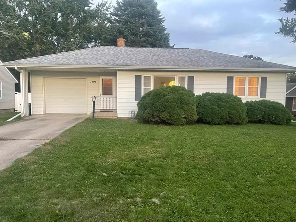 109 Sunset St, Waverly, IA 50677