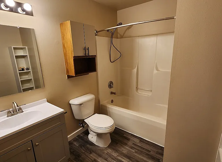 2 bed, 1.0 bath, $1,135 — Photo 6