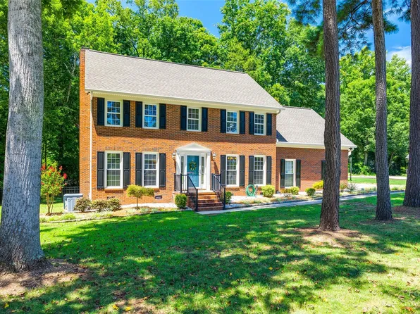 1140 Candlelight Dr, Rock Hill, SC 29732