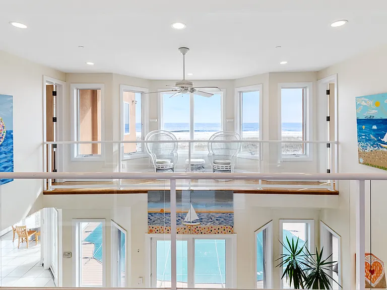 915 Dune Rd — Photo 35