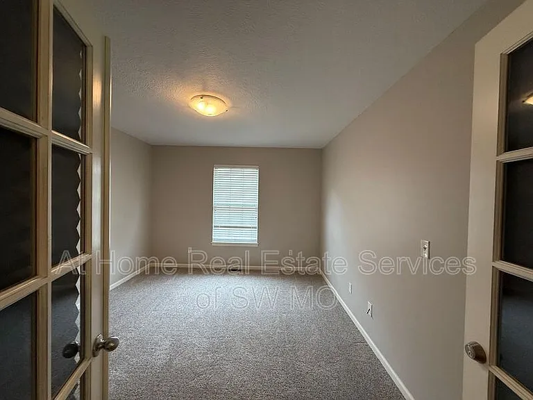 4023 S Warmwater Ave — Photo 9