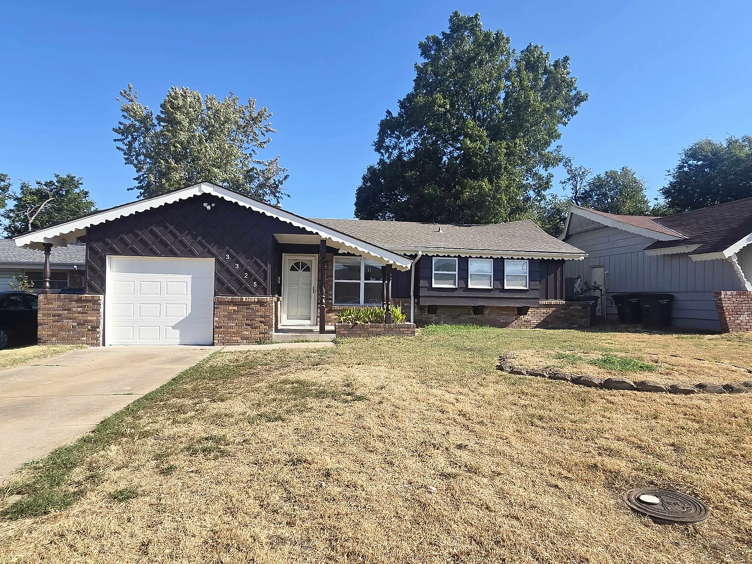 3 bed, 920 sqft, $1,100 — Photo 1