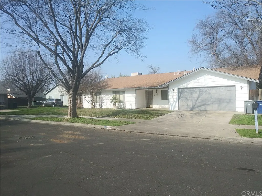 601 Hansen Ave photo 1