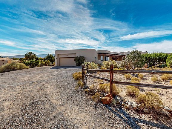 2nd image of 162 Camino Barranca