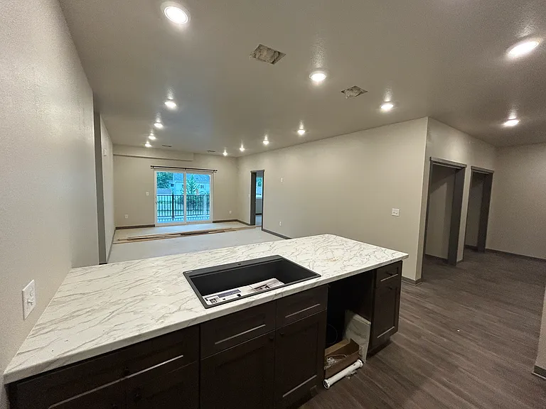 6950 Hickman Rd #302A — Photo 2