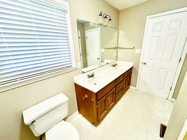 120 Southern Hills Cir — Photo 40