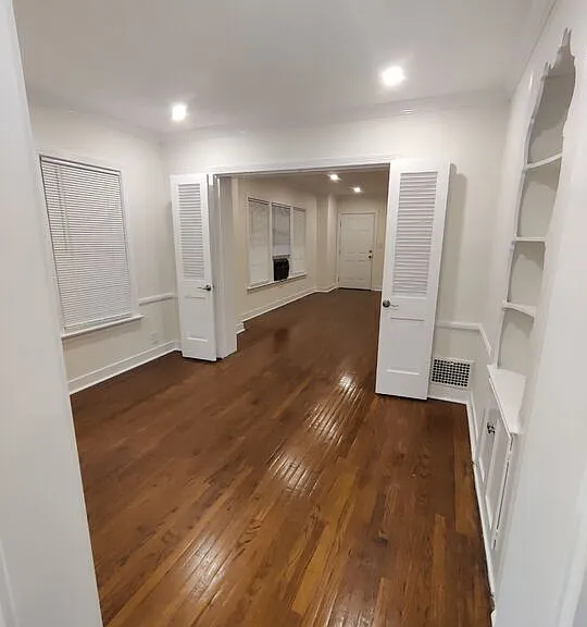750 N Saint Andrews Pl #201 — Photo 3