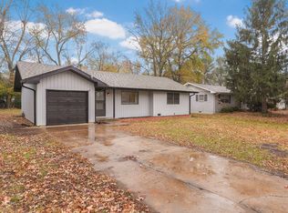 2032 S Hampton Ave, Springfield, MO 65807