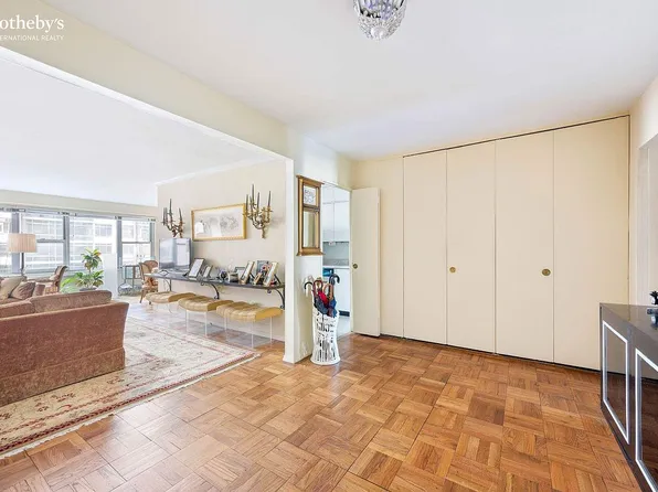 360 E 72nd St APT A701, Manhattan, NY 10021