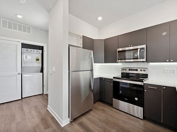 4th image of 1350 S Harmony St #4
