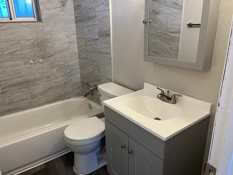 Totally Remodeled 2 Bedroom Apartment In Ridgecrest — Photo 9