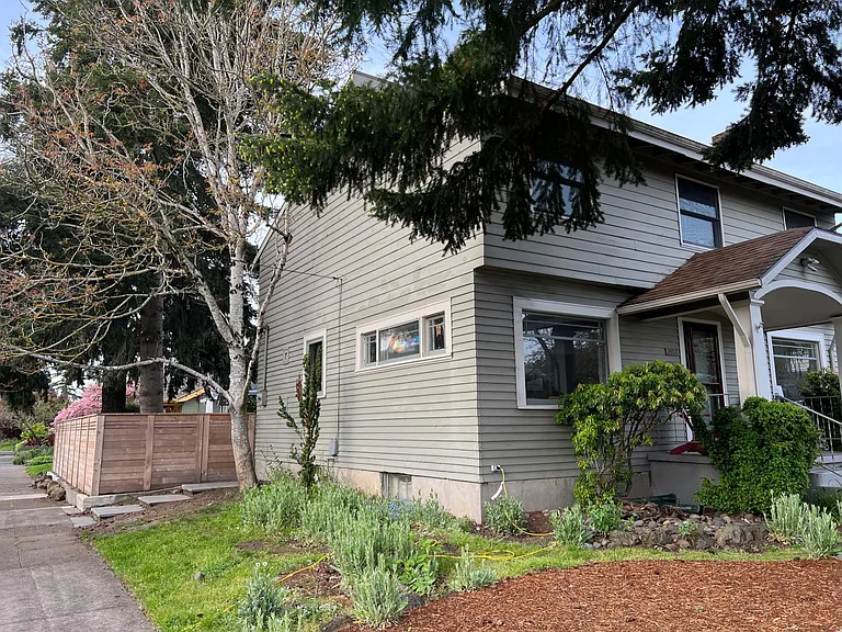 2407 NE Skidmore St — Photo 21