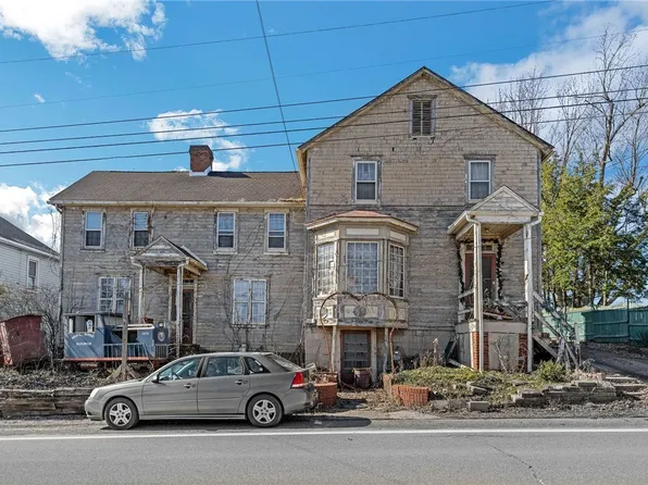 2194 E National Pike, Scenery Hill, PA 15360