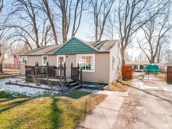 6224 Sandy Ln, Burton, MI 48519