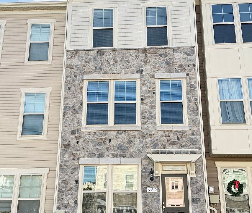 1st image of 629 Quarterpath Way Gln