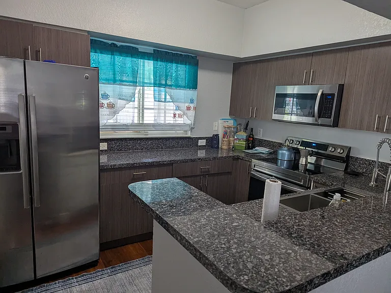 325 NW 19th St — Photo 18