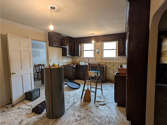 4th image of 16900 Lindberg Dr