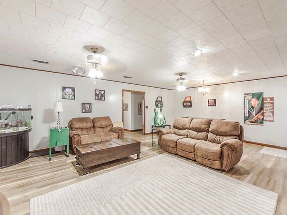 4th image of 108 Holly Dr