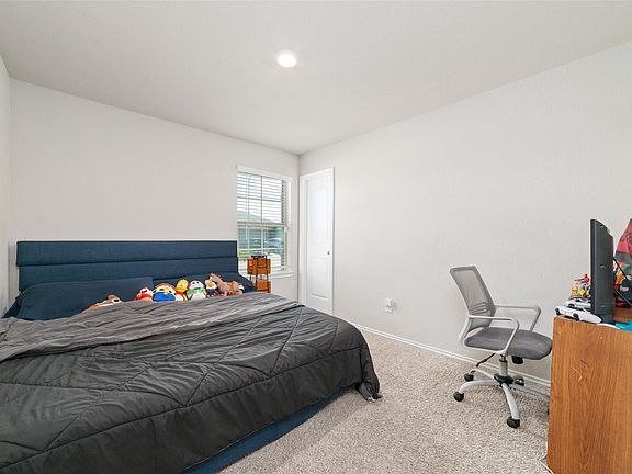 5th image of 5127 Moravia Ln