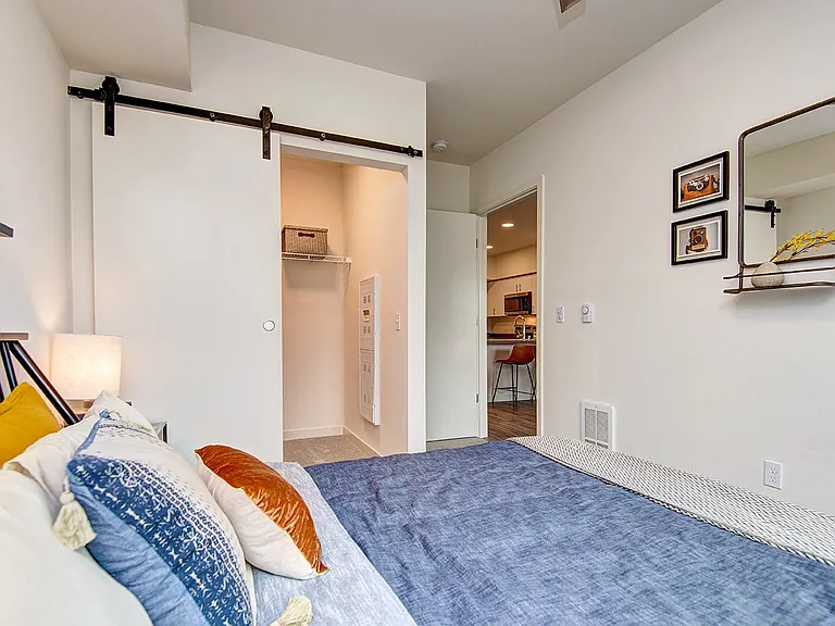 Hazel Apartments — Photo 7