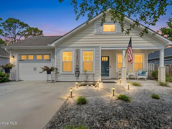 123 NE 15th Street, Oak Island, NC 28465