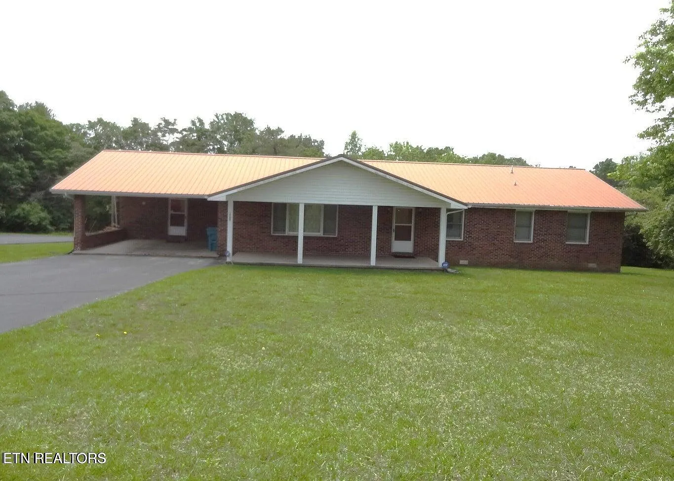 4 bed, 2110 sqft, $1,600 — Photo 1