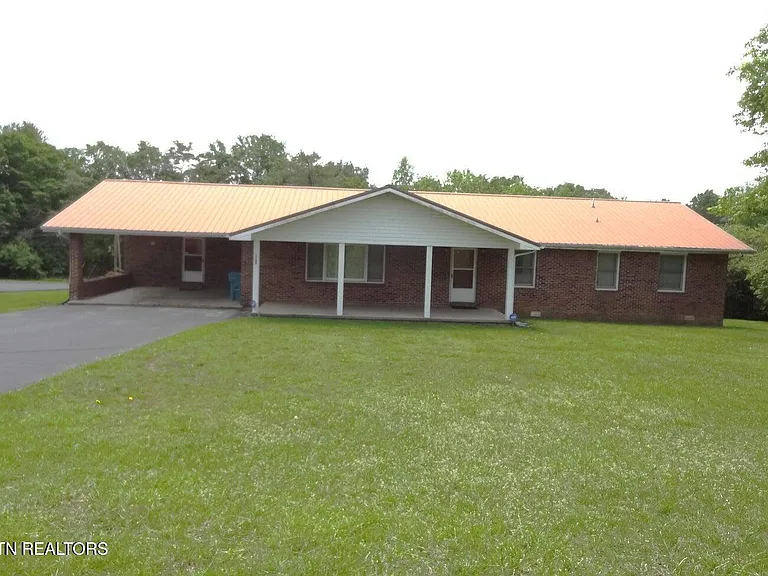 1789 Sparta Hwy — Photo 1
