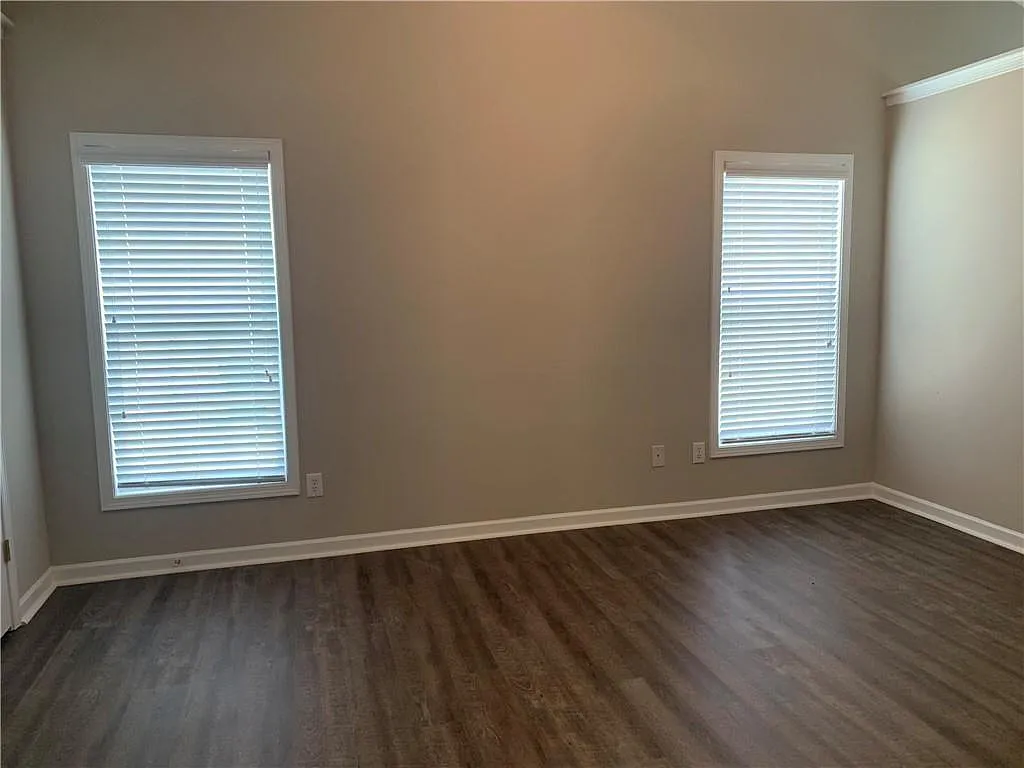 3 bed, 2.0 bath, 1580 sqft, $2,199 — Photo 2