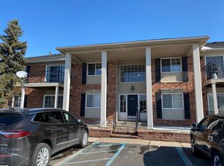 6157 Orchard Lake Rd #201, West Bloomfield, MI 48322