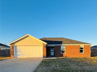 900 Almond St SW, Gravette, AR 72736