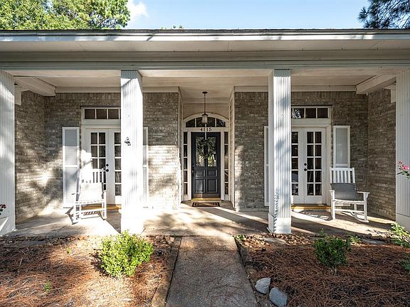 Great Curb appeal and welcoming front porch!