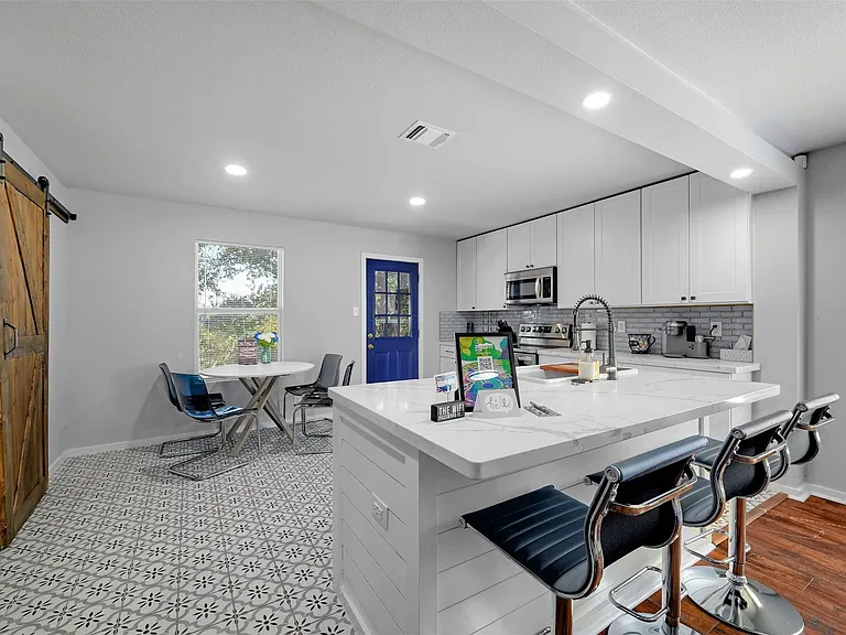 610 Duke Bnd — Photo 7
