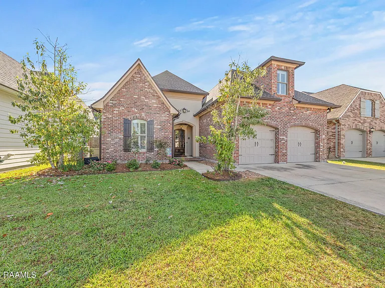 117 San Sebastian Dr — Photo 1